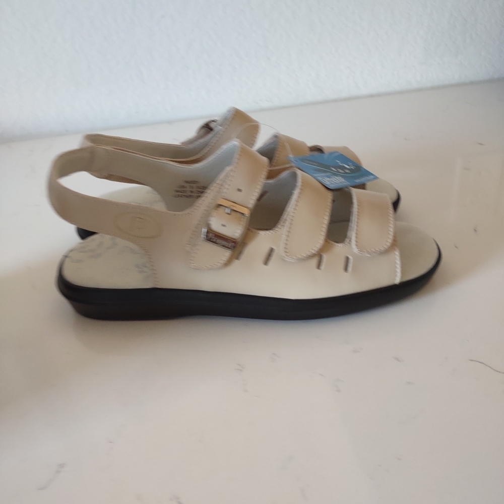Propet Women's Cream Sandals - Picture 6 of 7